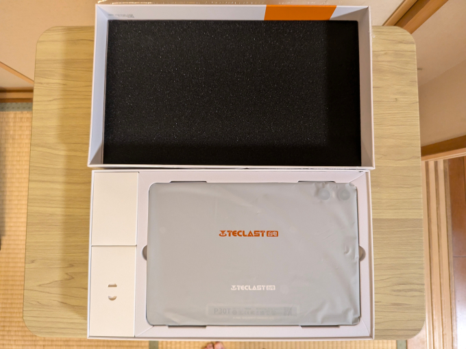 Teclast P30T 箱を開けたところ1