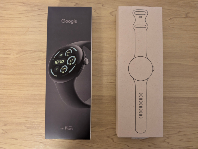 Google Pixel Watch 3 45mm 内箱を取り出したところ